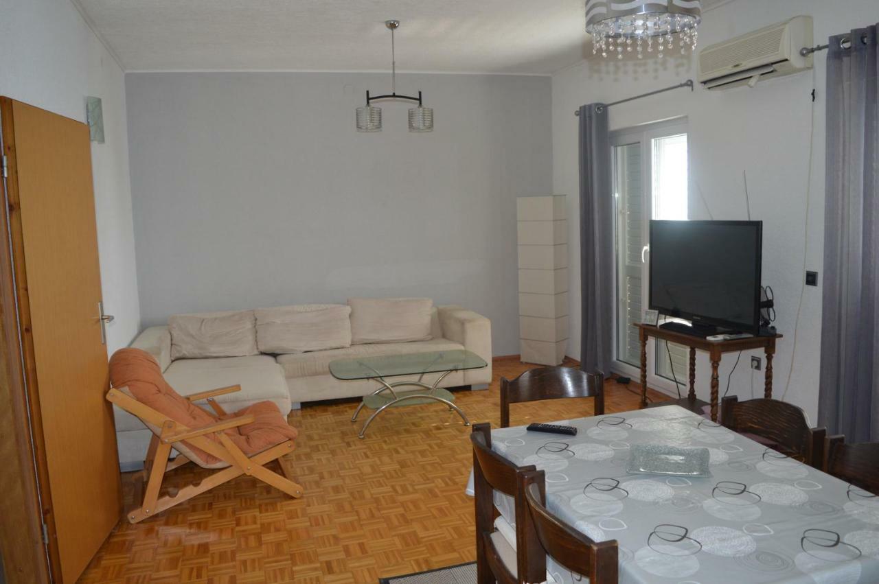 Anna Apartment Marina Buitenkant foto