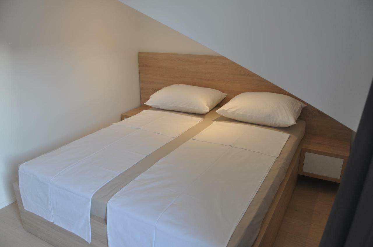 Anna Apartment Marina Buitenkant foto