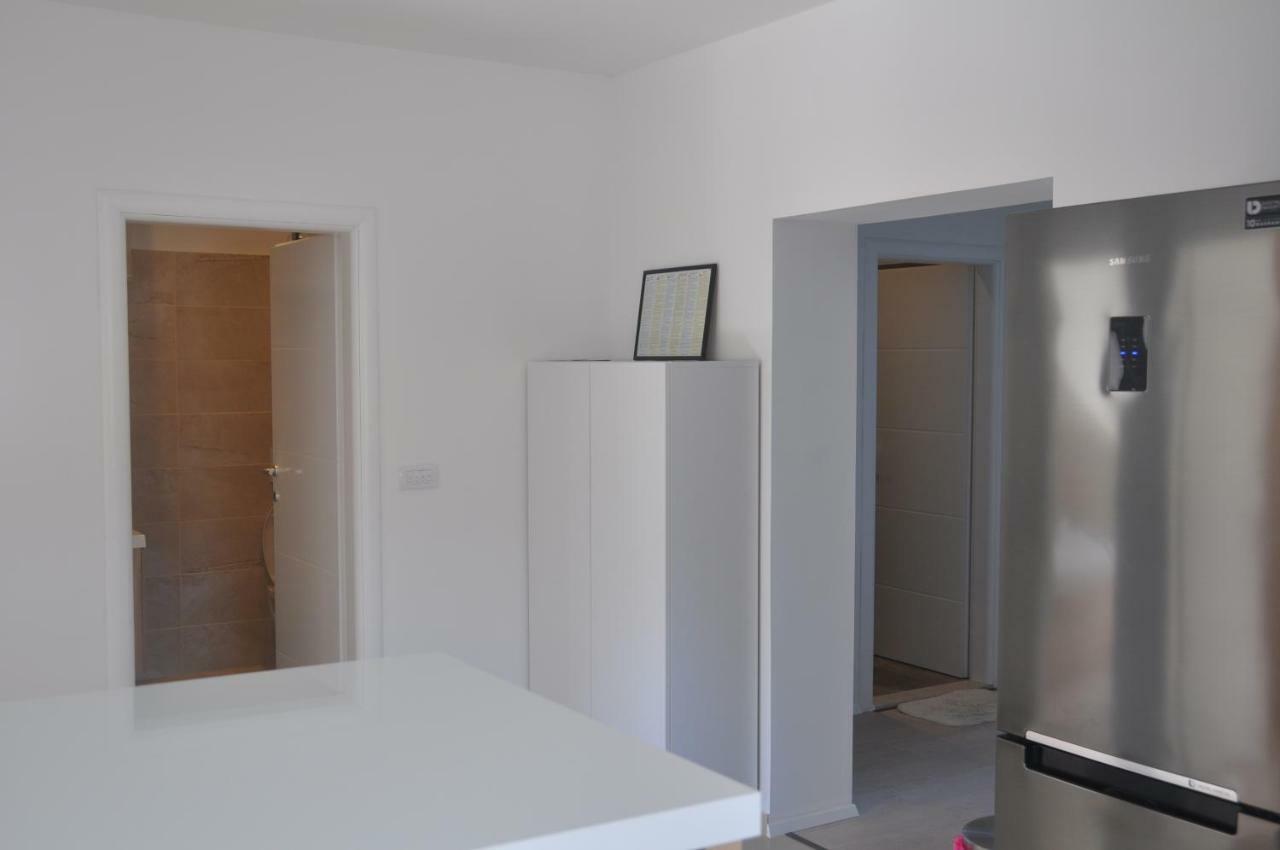 Anna Apartment Marina Buitenkant foto